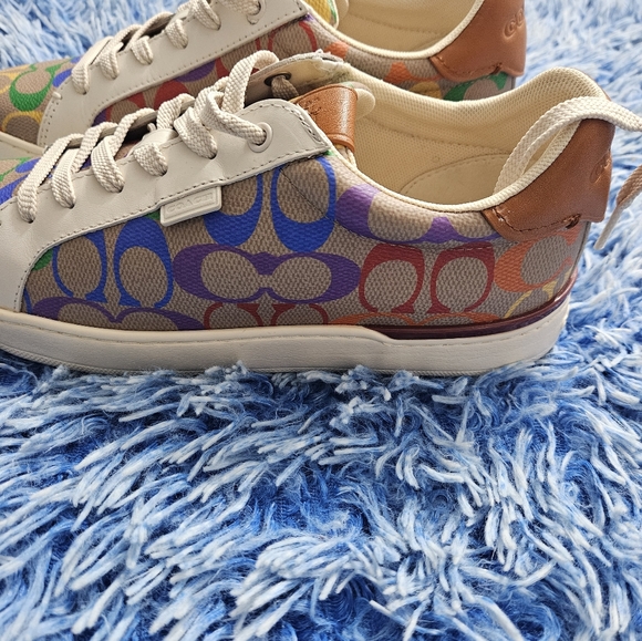Shoes - Picture 1 of 5